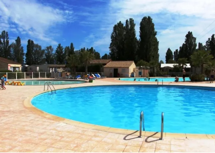 Kompleks wypoczynkowy Mobile Neuf Az 27 4*